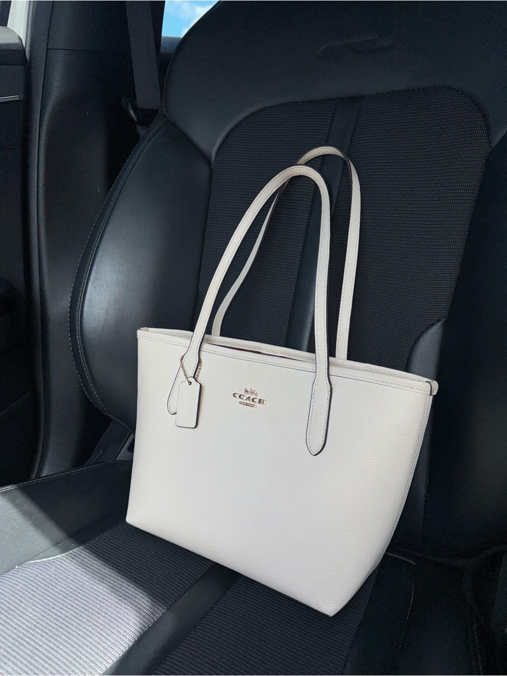 COACH Cream Leather Tote Bag - Classic Everyday Carry